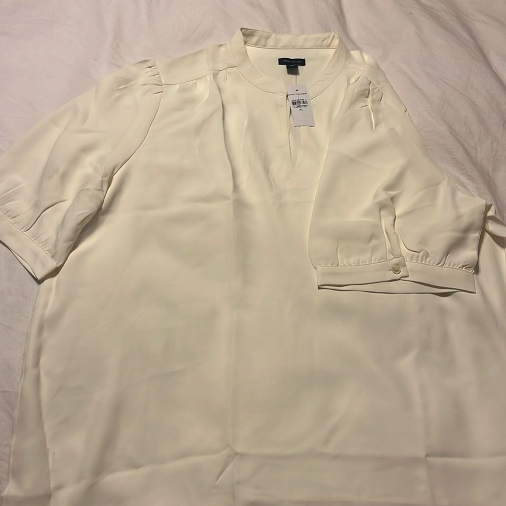NWT cream XL Ann Taylor blouse